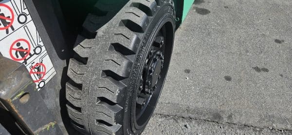 2016 Mitsubishi FGC25N