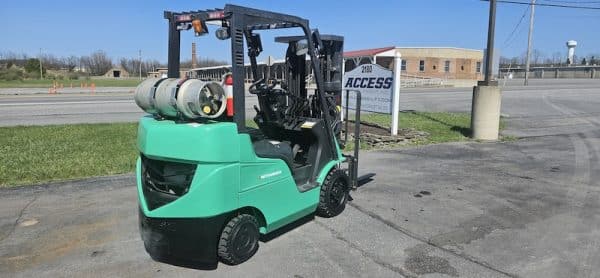 2016 Mitsubishi FGC25N