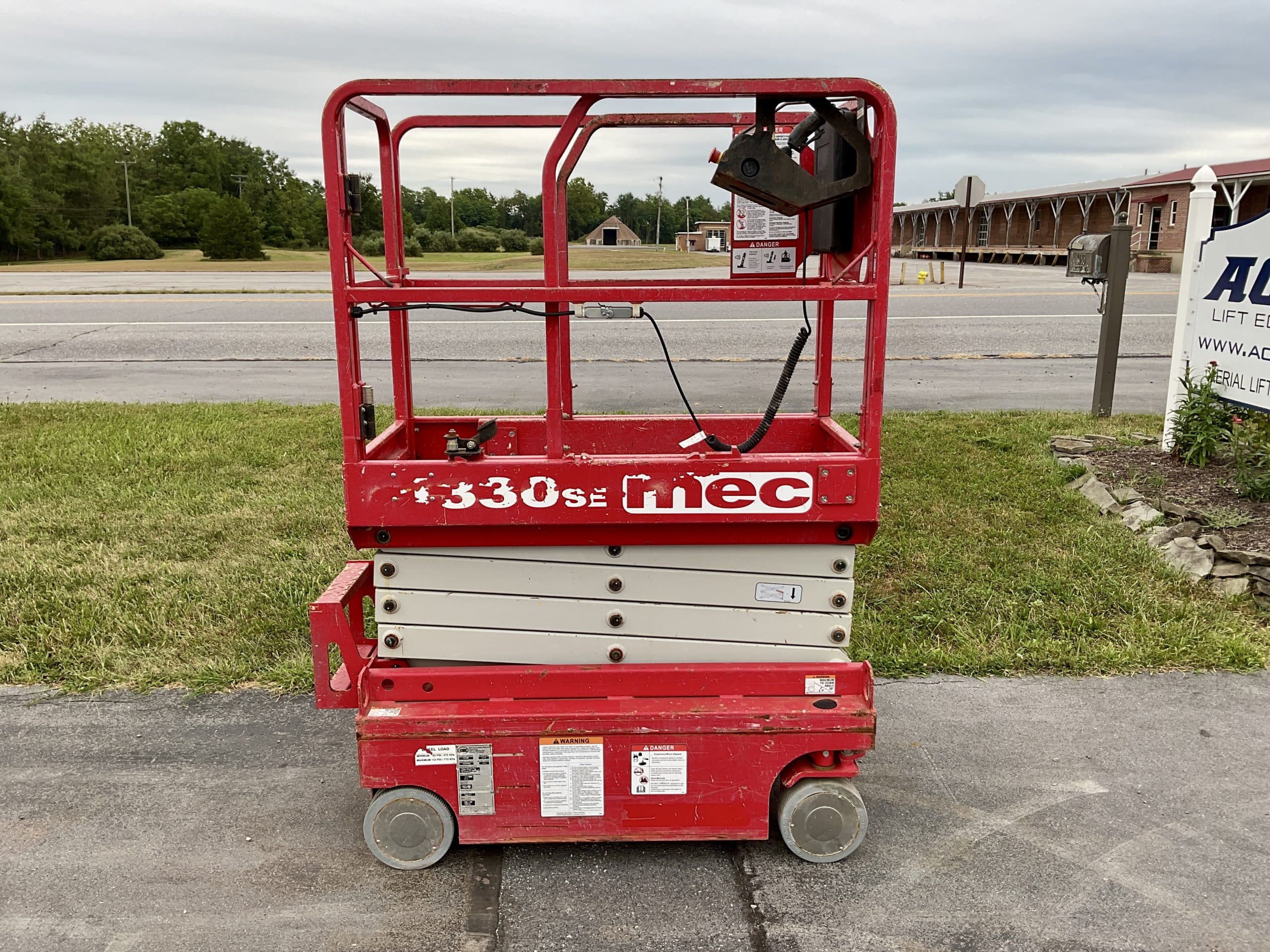 2018 MEC 1330SE Scissor Lift | High-Quality Lift Equipment