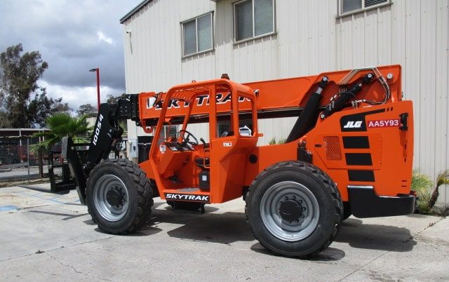 2023 SkyTrak 10054 Telehandler_Left Side