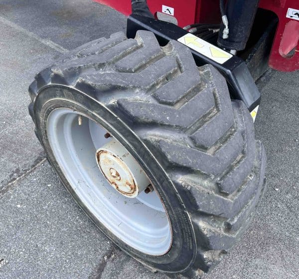2021 MEC 60J-D Boom Lift_Tire