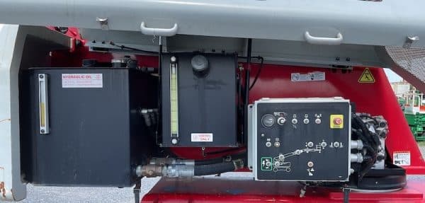 2020 MEC 45J Boom Lift_Hydraulic and Fuel Tank_Ground Control Panel