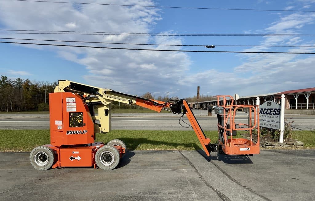 2016 E300AJP Boom Lift_Left Side