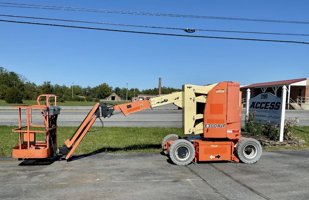 2016 JLG E300AJP Electric Boom Lift_Right Side