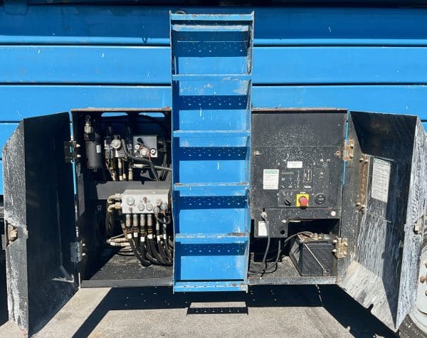 2014 Genie GS5390RT Rough Terrain Scissor Lift_Valve Block and Ground Control Panel