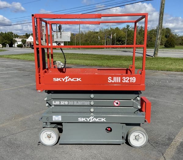 2015 Skyjack SJIII3219 Electric Scissor Lift_Left Side